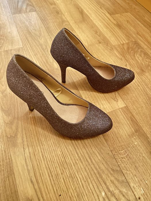 Śliczne eleganckie buty rozmiar 38