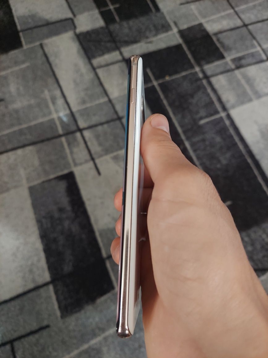 Samsung galaxy S10 plus 8/512 duos