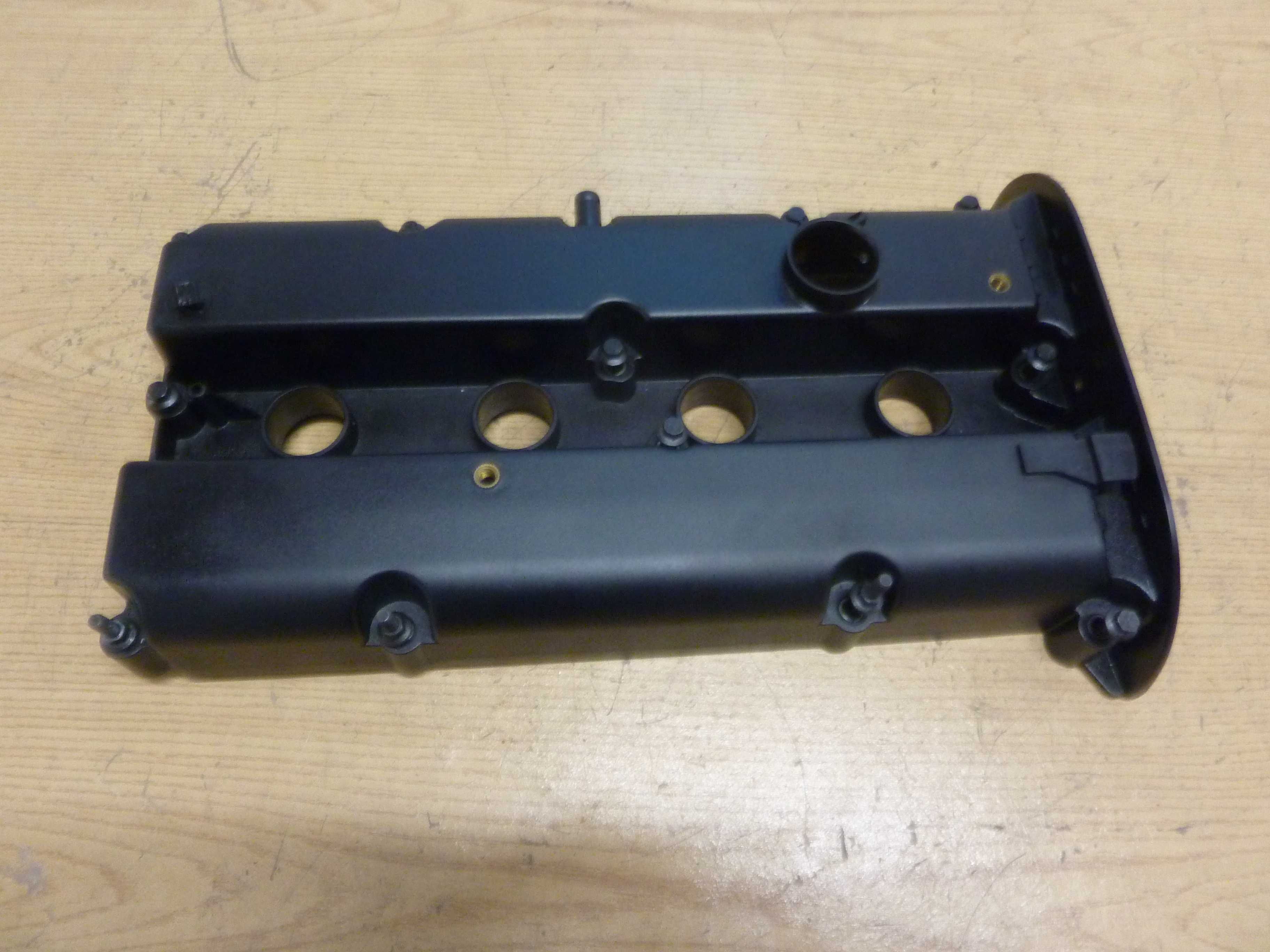 FORD MONDEO MK4 1,6 PNBA osłona pokrywa obudowa zaworów SPRAWNA