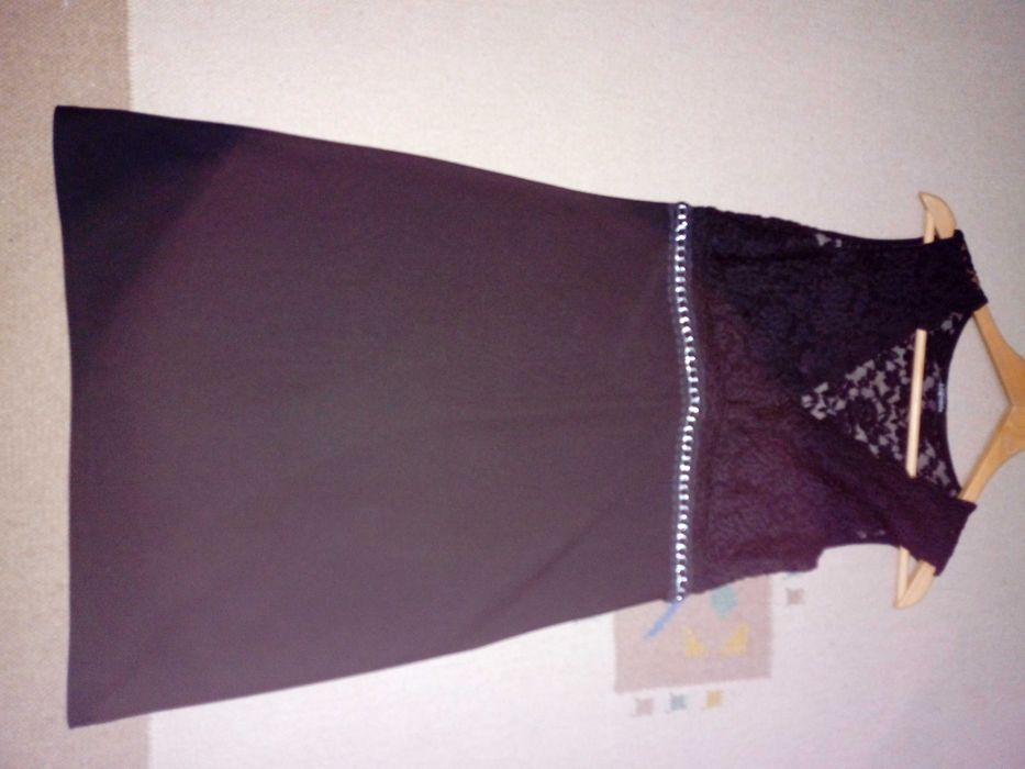 Dois vestidos pretos