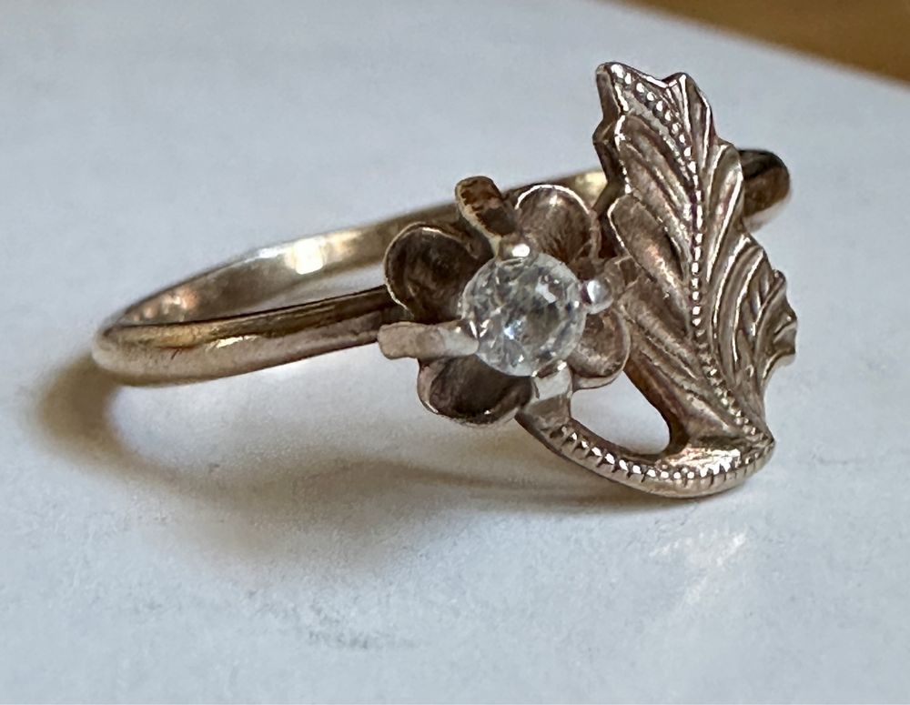 Серебряное кольцо в позолоте. 18 размер.