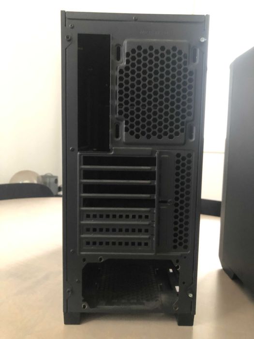 Caixa CPU Preta como nova