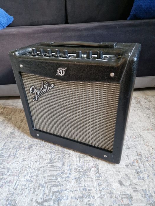 Fender Mustang 1 v2