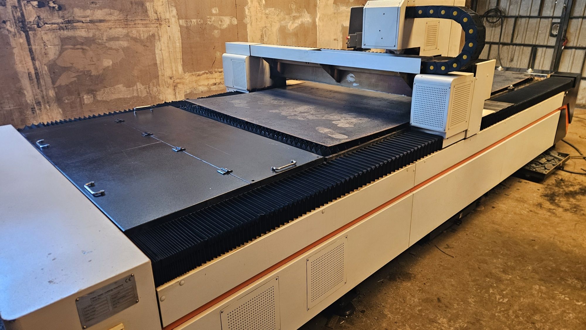 Лазер по металу 1500х3000мм XT Laser Raycus 3кВт RayTools CypCat