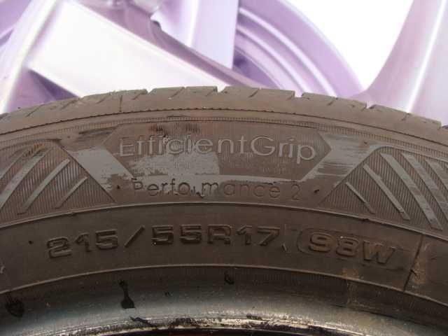 215/55 R17 Good Year  EfficientGrip