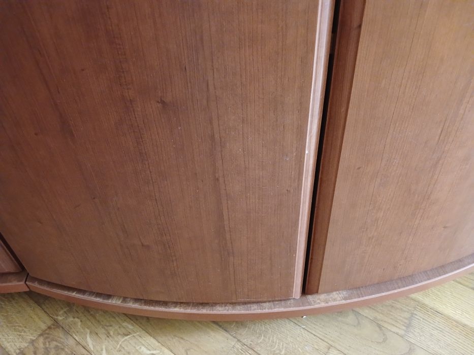 Шафа в вітальню. Не нова.