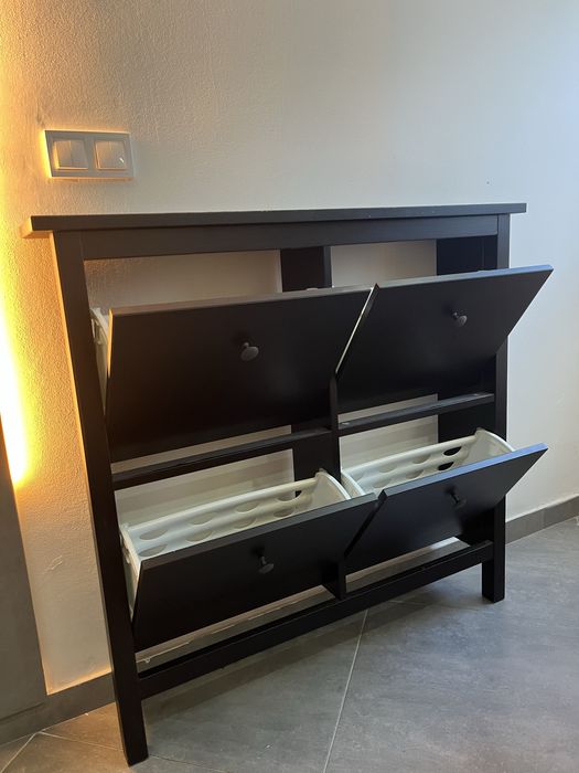 Sapateira de parede usada