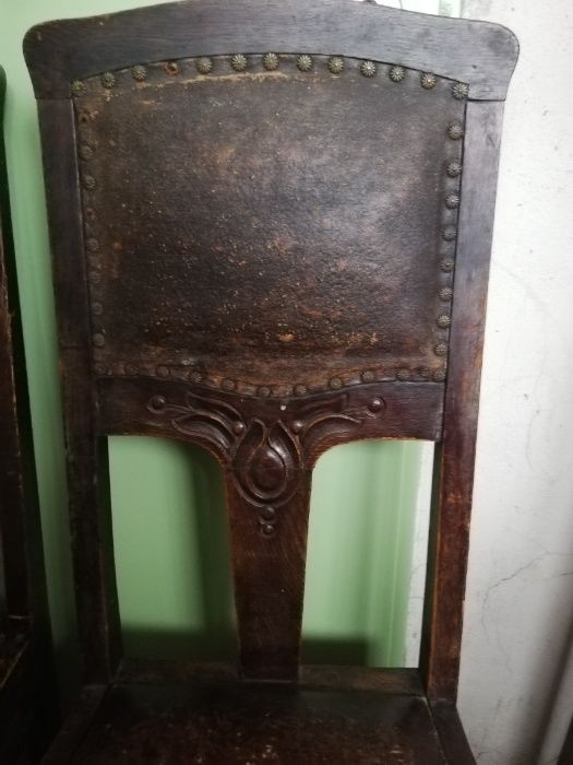 Dwa secesyjne krzesła