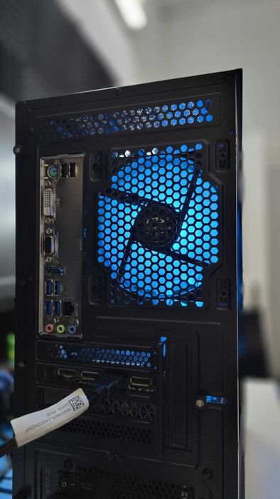 PC Torre Desktop Gaming Ryzen 7 + RTX + 16GB RAM + W11 [Garantia]