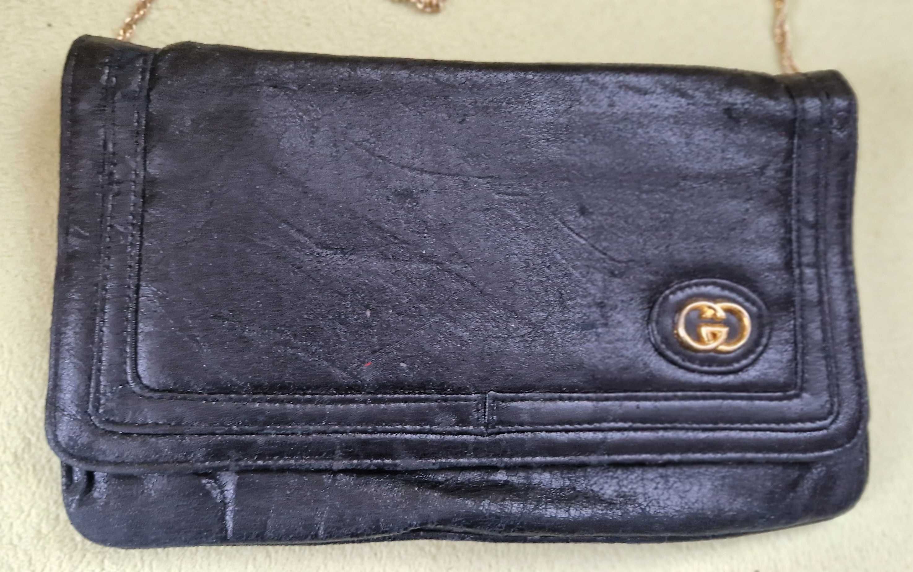 Czarna torebka kopertówka z łańcuchem FFL