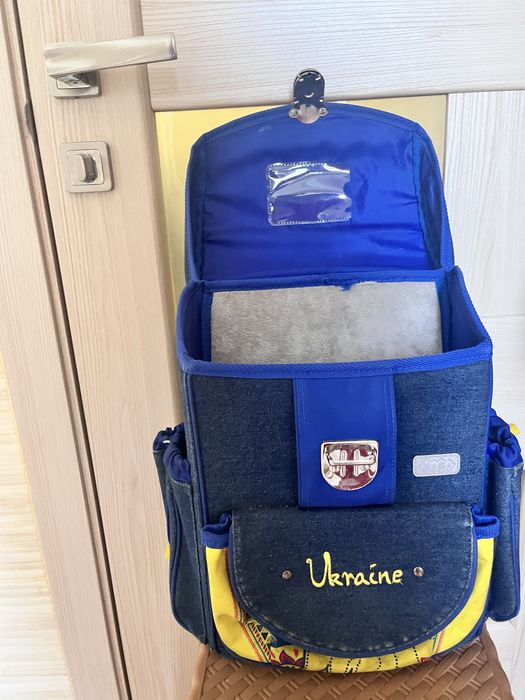 Продам шкільний рюкзак