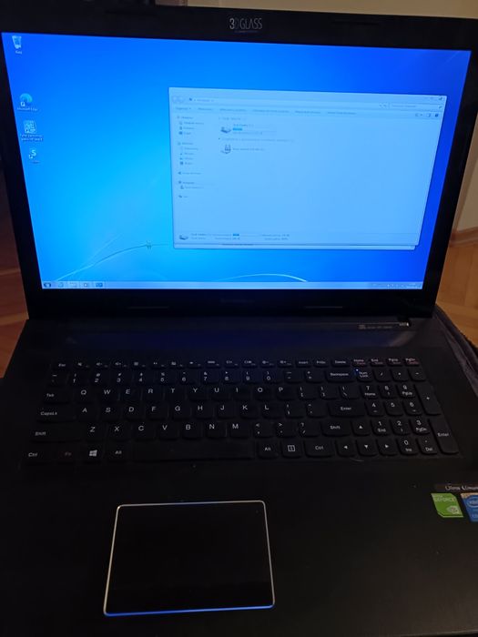 Laptop Lenovo i7 8/250
