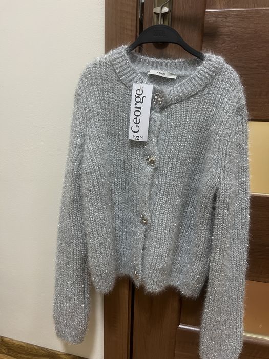 Нова Сяюча Жіноча кофта, розмір S.