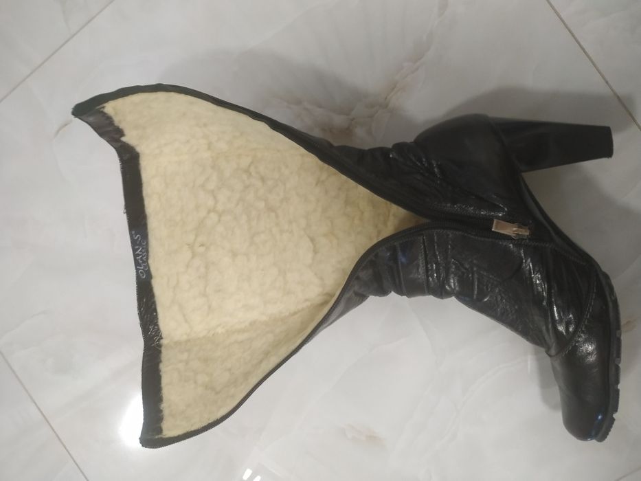 Жіночі шкіряні сапожки