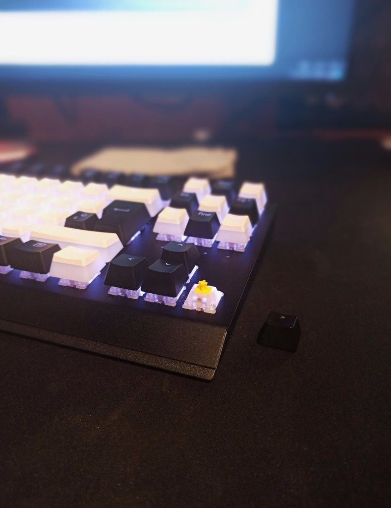 Modyfikowana klawiatura Razer Blackwidow v3 TKL Milky Yellow