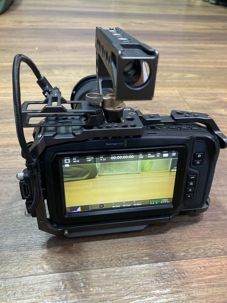 Blackmagic Cinema Camera 4k com Lente e Rig