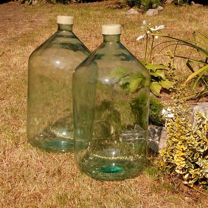 Бутлі скляні 10, 6, 4, 2, 1л. З кришками та без.