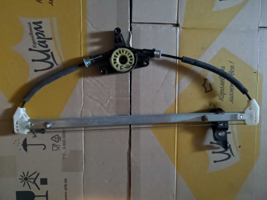 Mazda 3 BM 2013-2017 скло дверей петлі мотор замки динамік