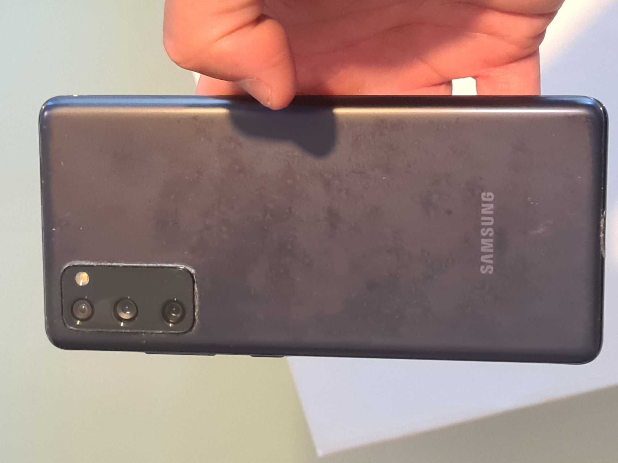 Samsung S20 FE (em bom estado!)