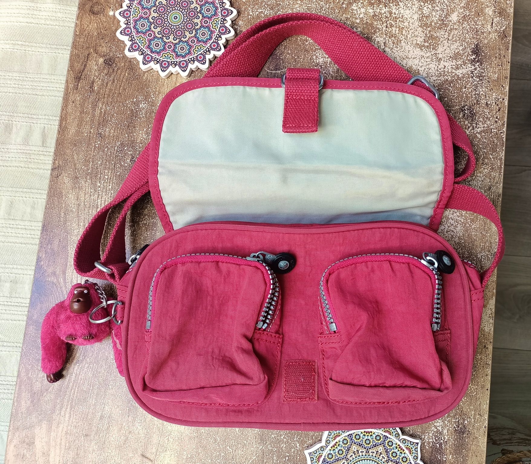 KIPLING torebka z małpką casual sportowa codzienna Boho Hippie okazja
