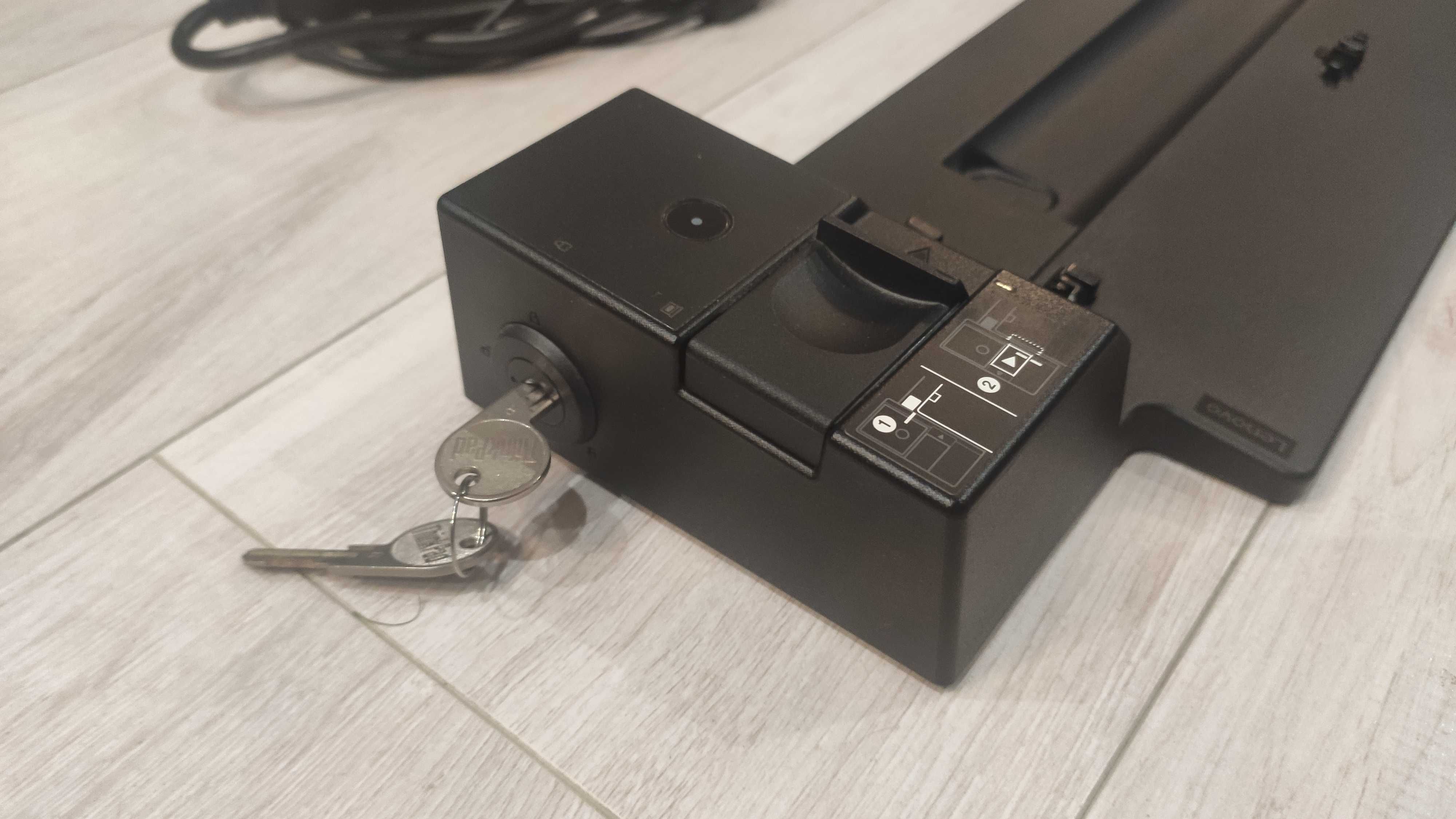 Stacja dokująca Lenovo ThinkPad Ultra Docking Station 40AJ 40AJ0135EU