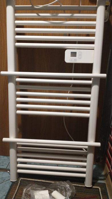 Grzejnik łazienkowy elektryczny drabinka 500w