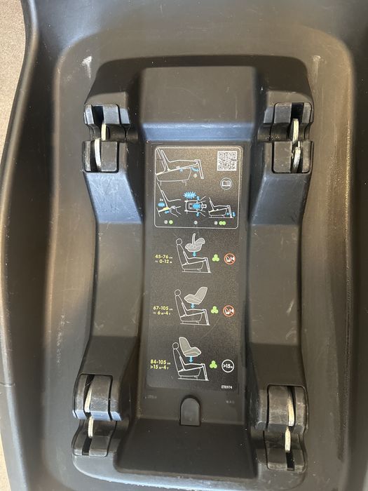Fotelik samochodowy Maxi Cosi 2wayPearl z bazą isofix