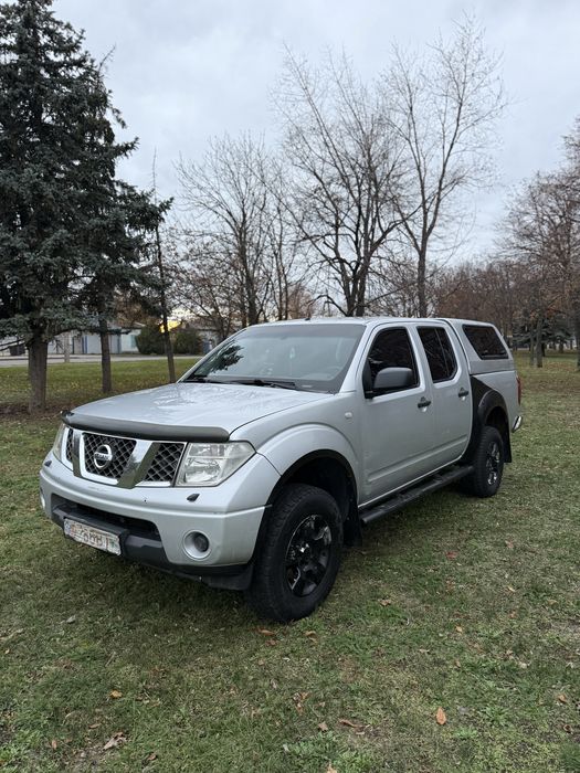 Nissan Navara 2.5 дизель на автоматі