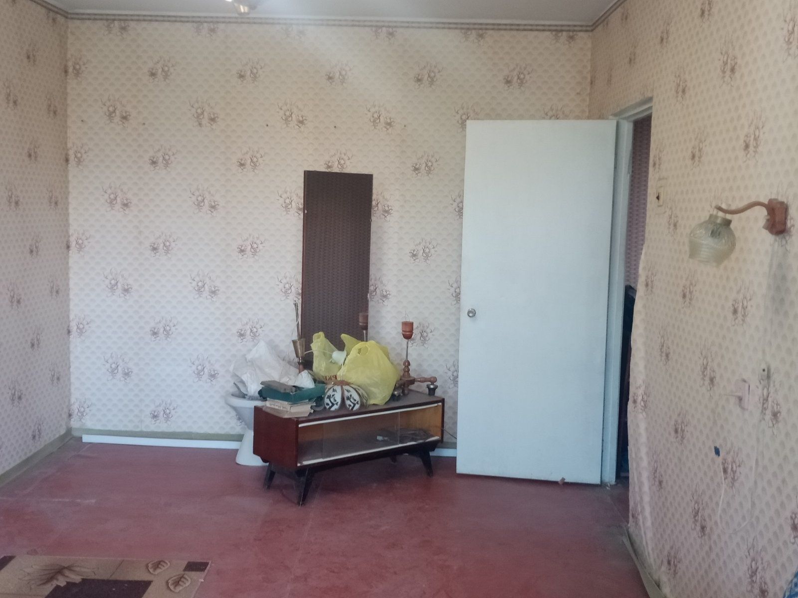Продаю 1 ком Солнечный