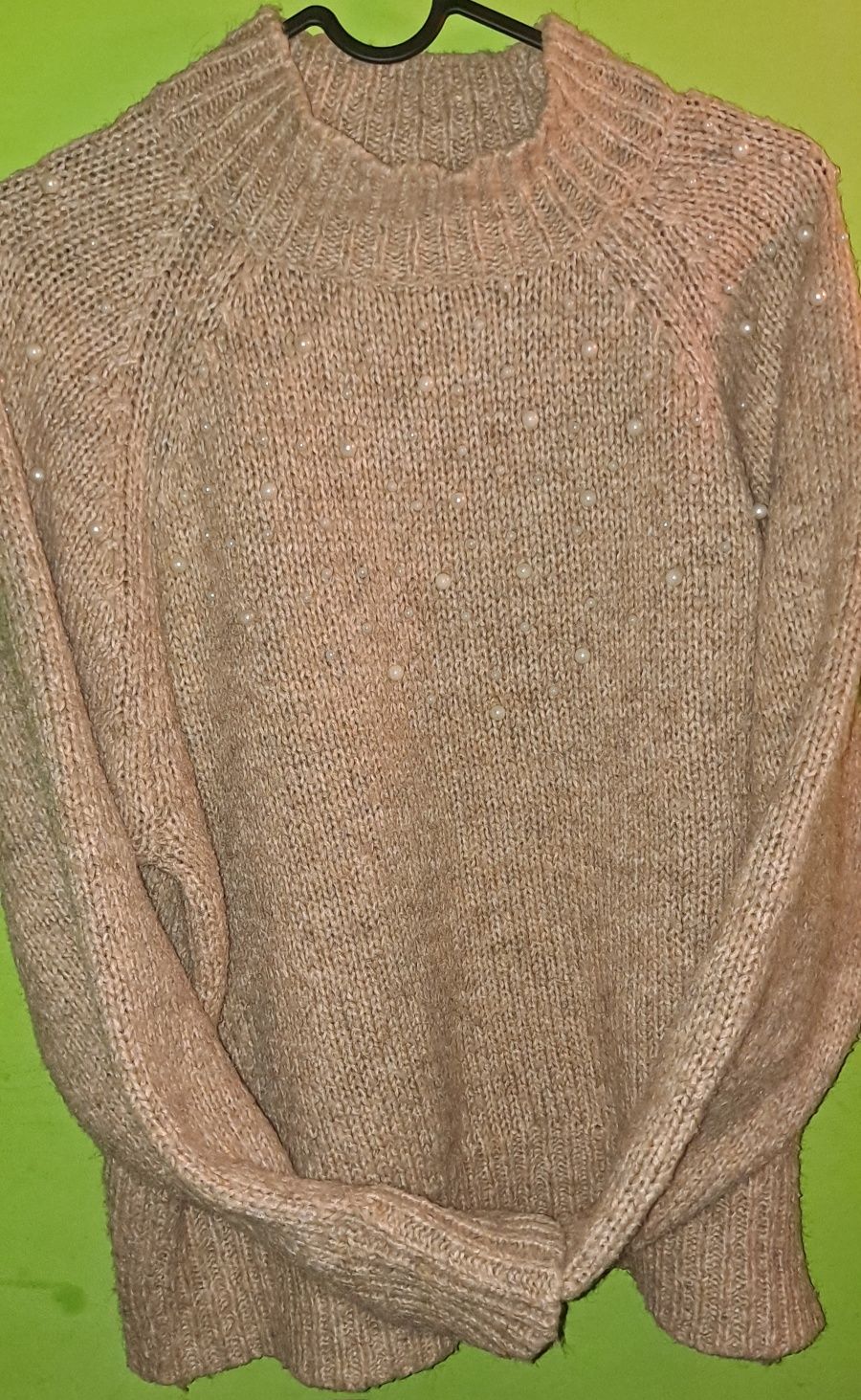 Sweter/ Reserved