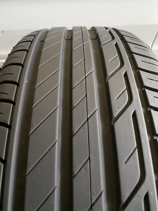 Pneus 215/55/17 Bridgestone Turanza T001