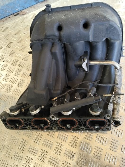 Kolektor ssący peugeot 307 Xsara Picasso citroen 2.0 16v