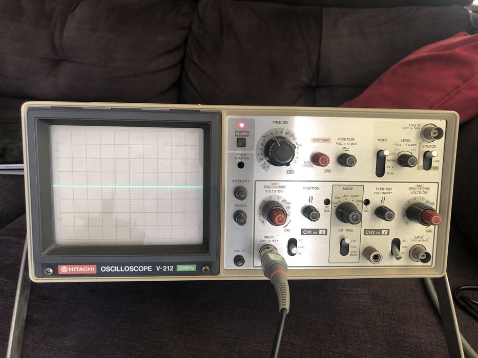 Osciloscópio Hitachi V-212 20MHz