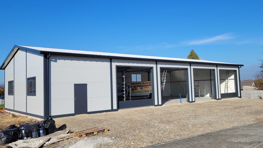 Budynek z płyty warstwowej magazyn garaż konstrukcja stalowa 12x25x4m