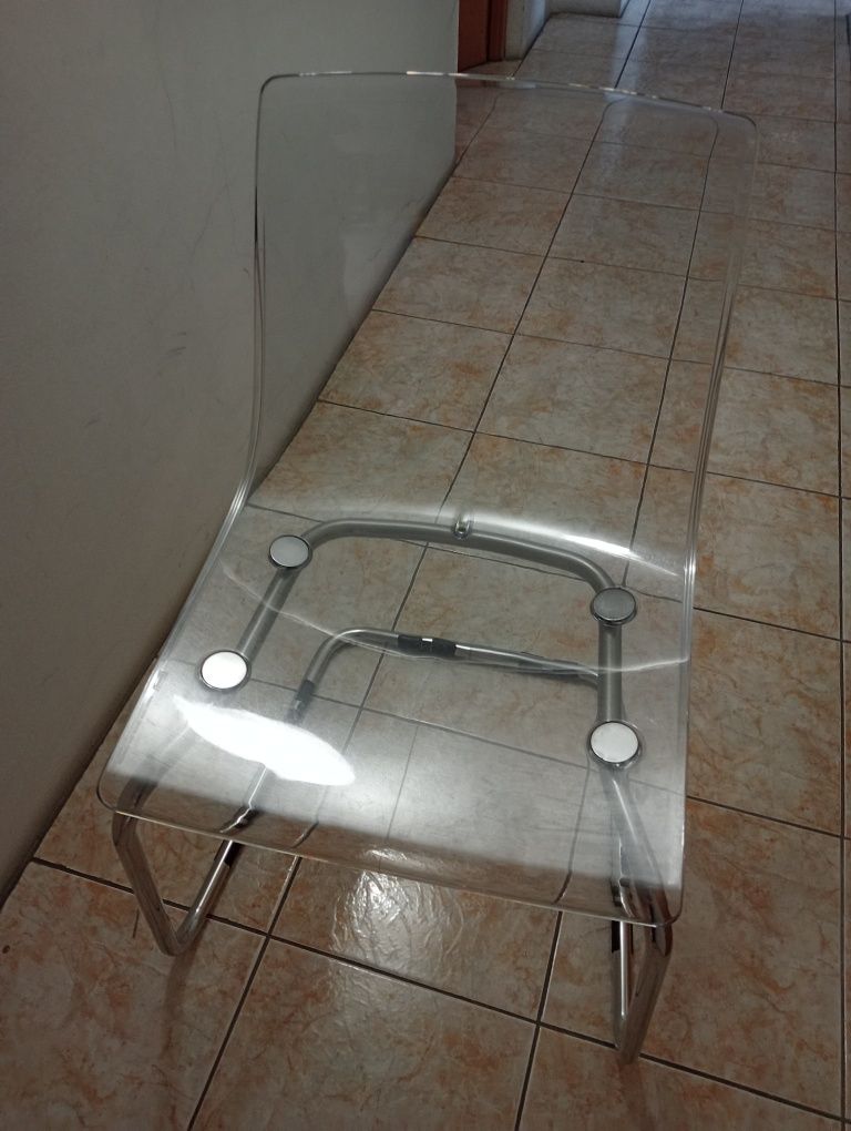 Cadeira transparente