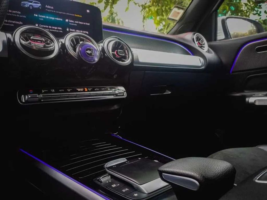 Mercedes Benz EQB