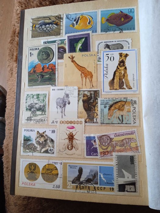 304 szt znaczków w klaserze