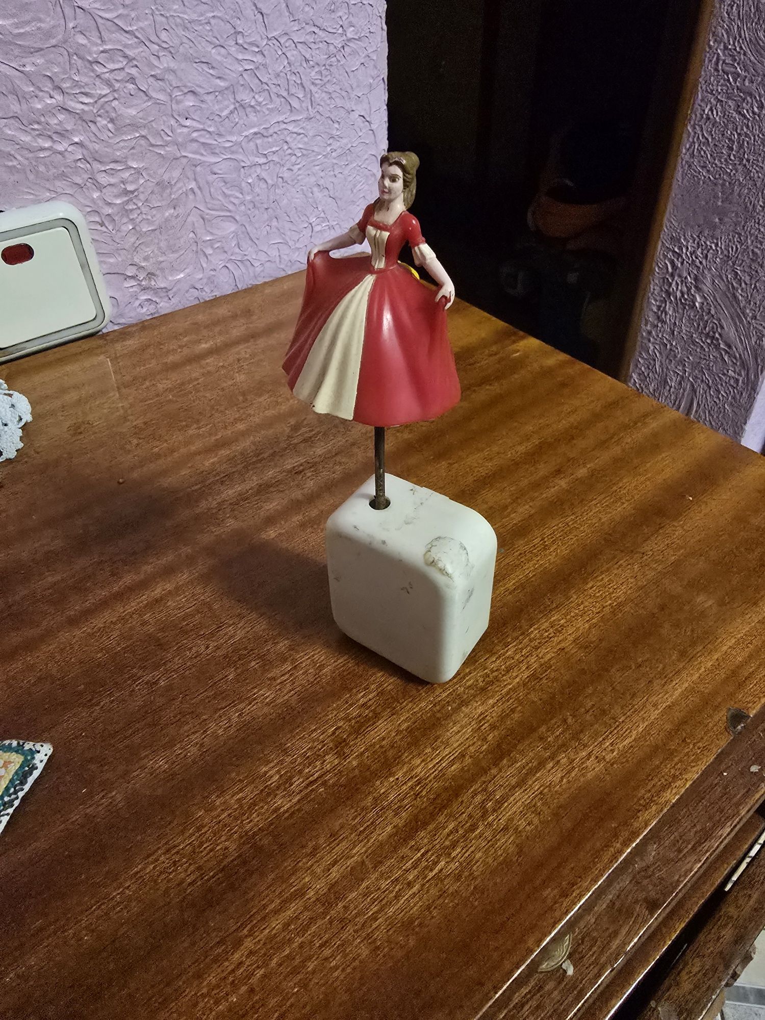 Ретро балерина музична