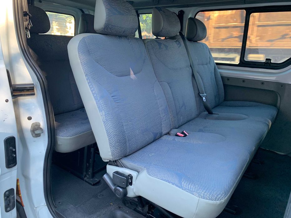 Wynajem /  busa Renault Traffic long 9-osobowy - tanio