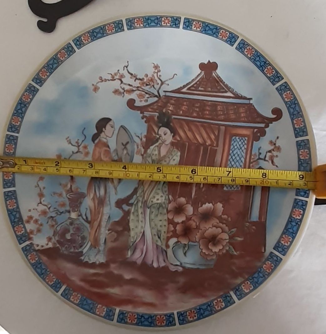 Lote de 4 pratos antigos decorativos de porcelana da China