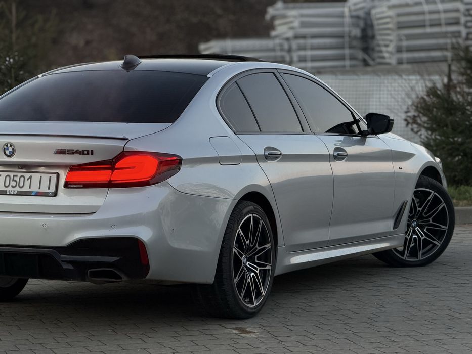 BMW 540I Xdrive в рідній фарбі ідеальний стан