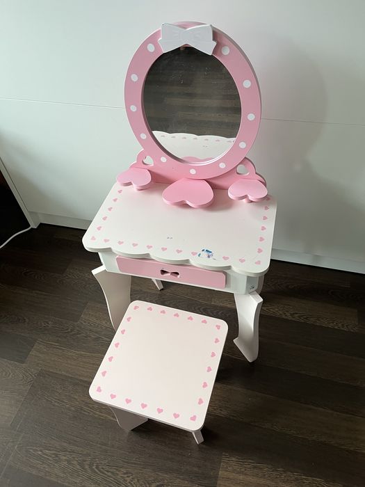 Toaletka dla dziewczynki