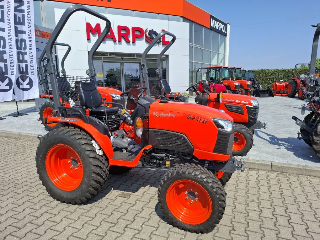 Mikrociągnik ogrodniczy Kubota B2-231 HST ROPS,23KM,4x4 (82 000 netto)