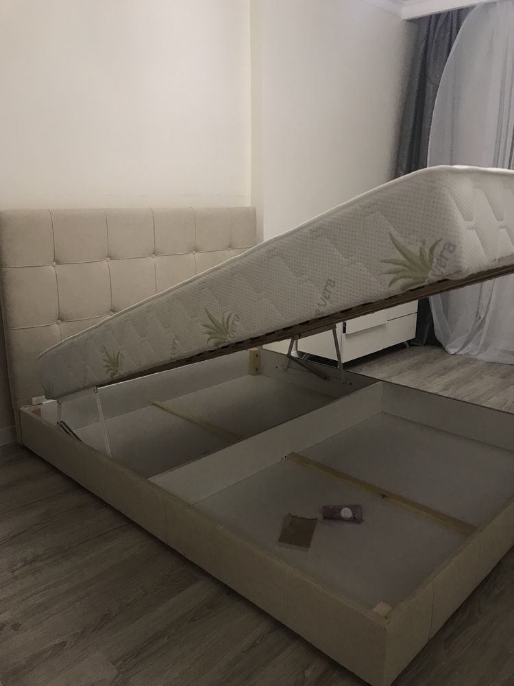 Ліжко двохспальне комод тумба