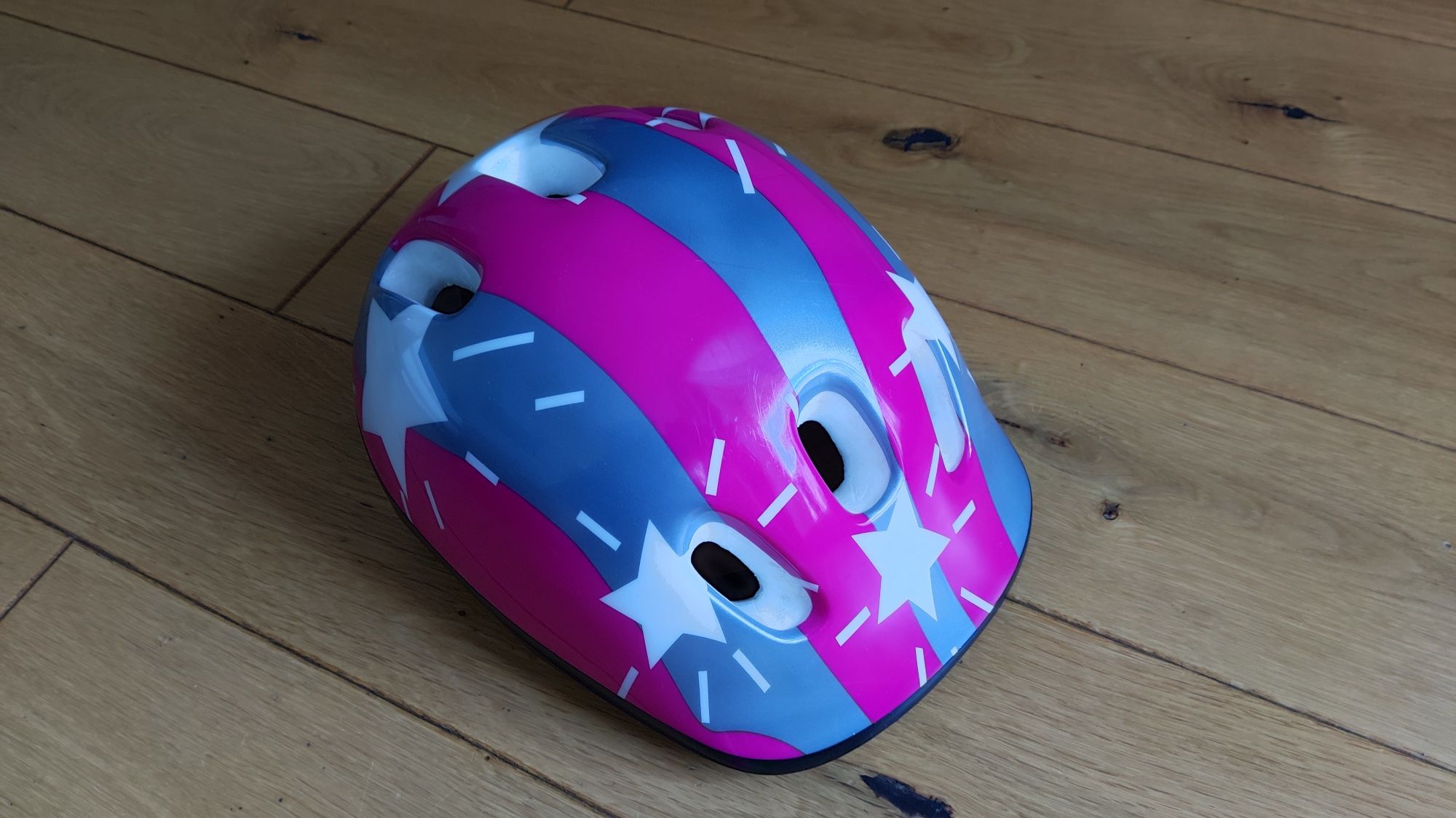Kask rowerowy dziewczęcy
rozm.M 52-56cm