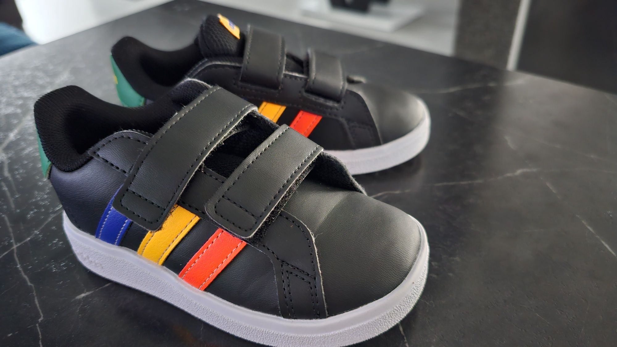 Adidasy chłopięce 24