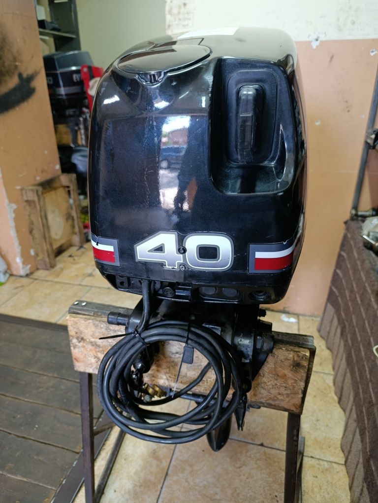 Продам лодочный мотор suzuki дт-40