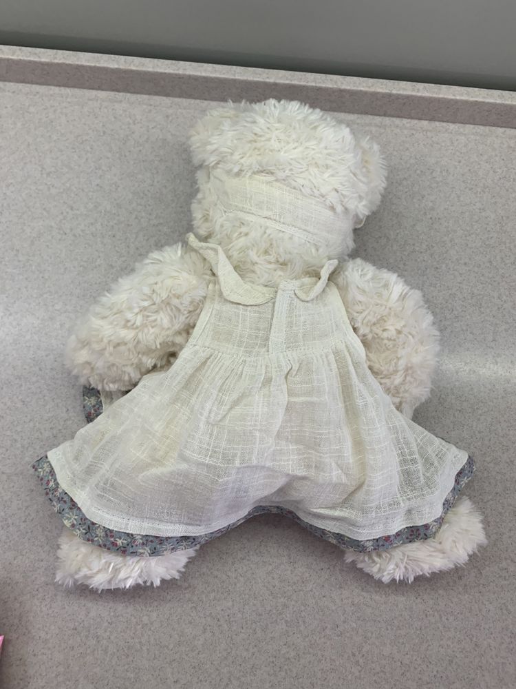 Bukowski мягкая игрушка Мишка в платье 40 см