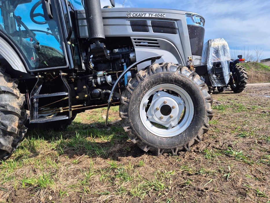 Трактор Скаут 404С ровный пол + камера заднего вида