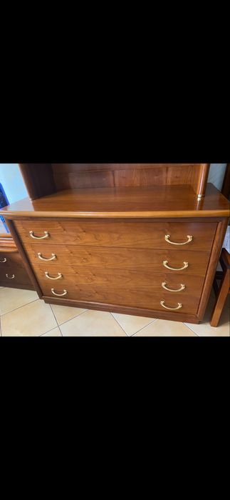 Mobília de quarto individual em nogueira